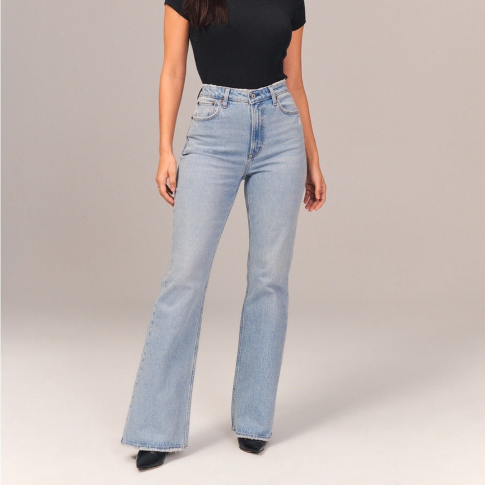 Like new Abercrombie & Fitch Curve Love Vintage Flare Jeans
